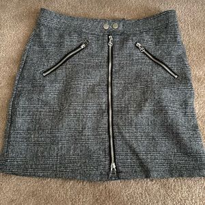 Gray mini-skirt